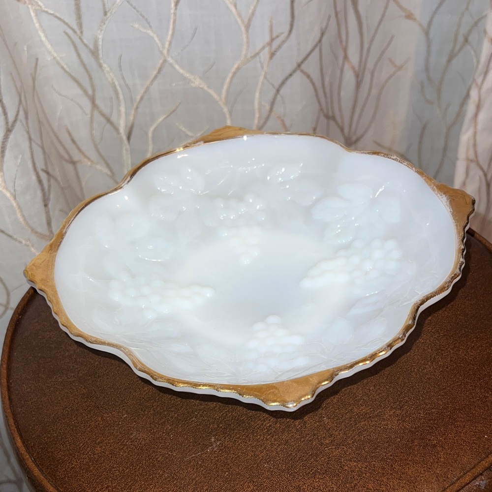Luxurious Gold and White Decorative Bowl
